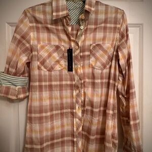 Arnold Zimberg button shirt in soft brown/beige plaid w/green sleeve details. M